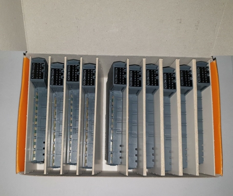 Modulo misto di Digital del SISTEMA del Plc X20 di automazione di X20DM9324 B&R con 8 input e 4 uscite