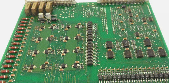 ABB 8IAB03 GJR2392500R1210 Modulo di uscita 16 canali binari con 1 DO per 24 V, 100 mA
