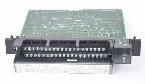 IC697ALG320 GE Modulo di corrente di tensione del sistema di uscita analogico ad alto livello