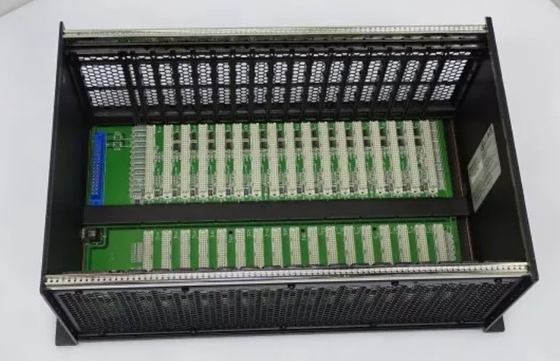 IC698CHS017 GE PACSystems RX7i Racks 17 Slot Front And Rear Mount Configurazioni CPU e I/O
