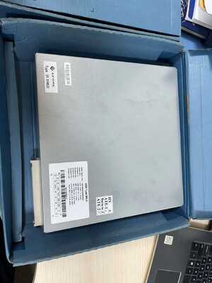 Relè di protezione ABB SR91H520 con protezione da sovracorrente e guasto a terra e design compatto