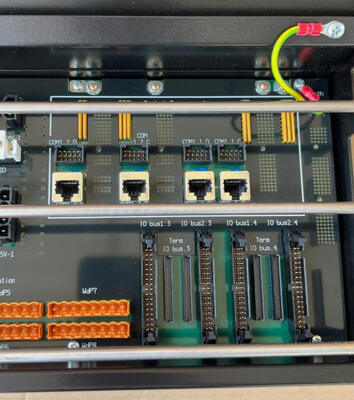 Honeywell FS-CPCHAS-0001 Chassis for Control Processor with 1:1 Controller Redundancy and High-Speed Safety Bus