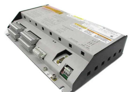 Controller di posizione servo Woodward 8200-226 con comunicazione DeviceNet e segnali analogici da 4-20 mA per l'azionamento di servovalvole ad alta precisione