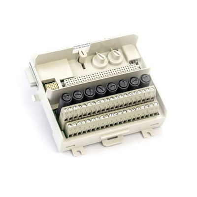 TU837V1 ABB S800 ha esteso l'unità 8x1 di termine del modulo ha fuso l'isolante 3BSE013238R1