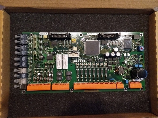 Pezzi di ricambio HIEE300888R0001 dello SpA del modulo processore di controllo di uA C389 AE01 del dispositivo di UAC389AE01 ABB