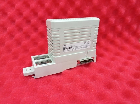 DCS 3BSE030220R1 dell'ingresso/uscita dell'interfaccia dello SpA AC800M Hardware PROFIBUS-DP/V1 di CI854AK01 ABB