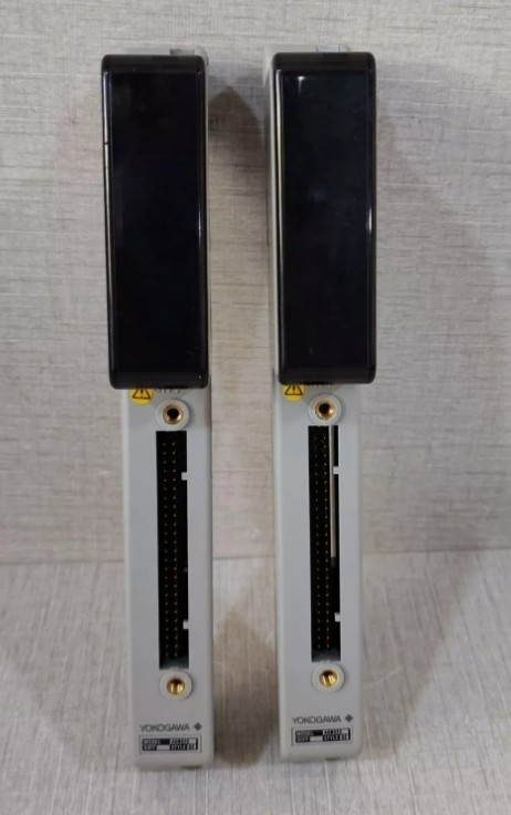 Modulo di uscita di contatto ADM52C YOKOGAWA Transistor Modulo isolato di alta qualità di segnale a 16 punti di contatto