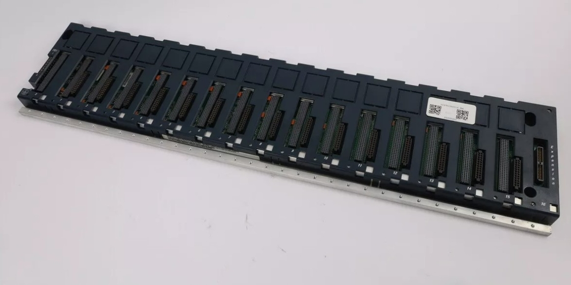 IC695CHS016 GE PAC Systems RX3i 16 slot Controller base ad alta velocità supporta PCI e bus seriale