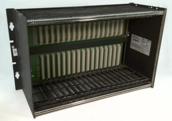 IC698CHS117 GE Rack 17-slot Montaggio anteriore posteriore I/O VEM CPU Moduli di supporto Assemblaggio opzionale del ventilatore di raffreddamento