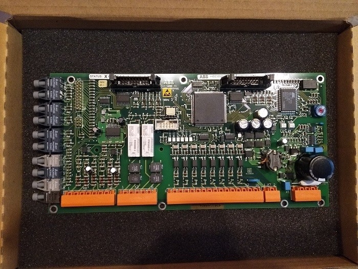 Pezzi di ricambio HIEE300888R0001 dello SpA del modulo processore di controllo di uA C389 AE01 del dispositivo di UAC389AE01 ABB